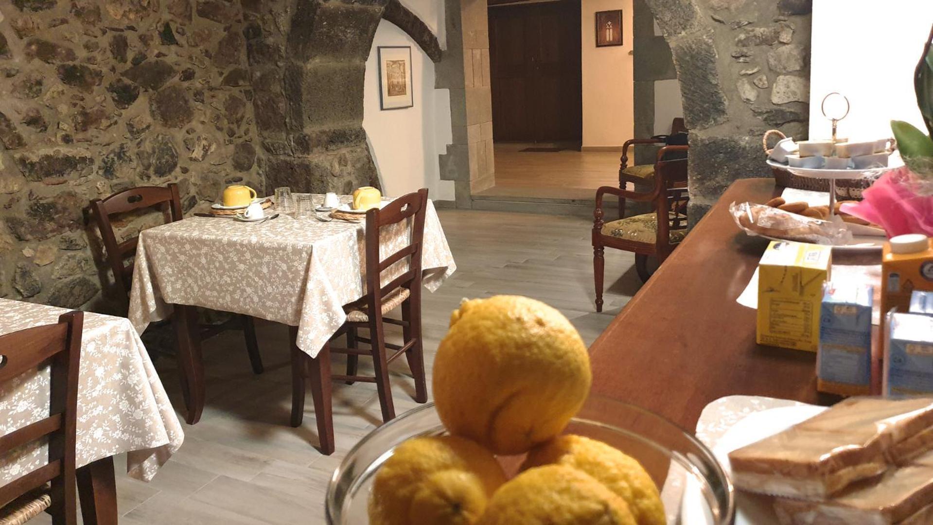 The Templars Guesthouse Santu Lussurgiu Esterno foto